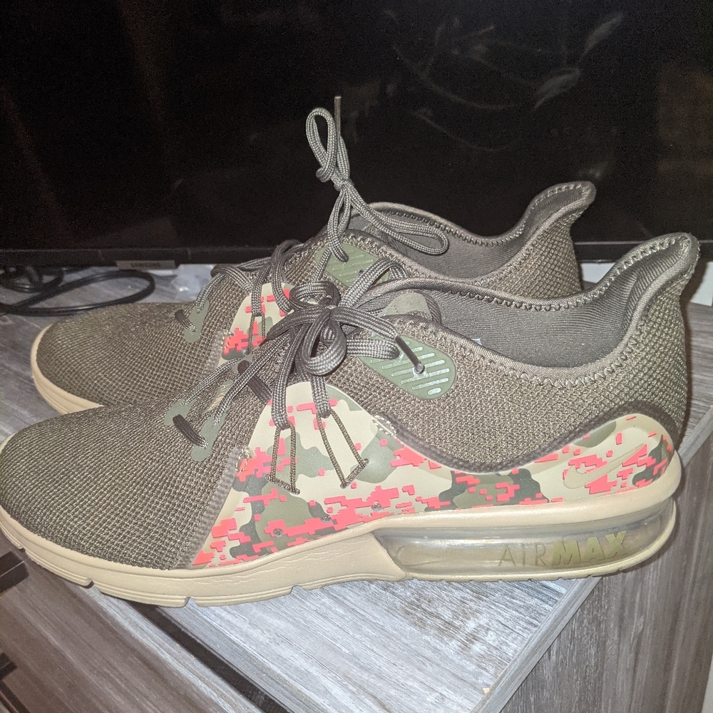Authentic Nike Air Max Size 11.5